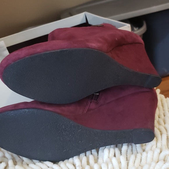 Anne Klein Wine Booties 8.5 Wedge - Picture 5 of 7